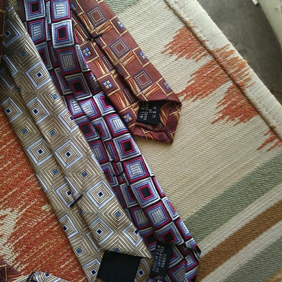 Jos. A. Bank Tie lot of 3 USA - Picture 4 of 4